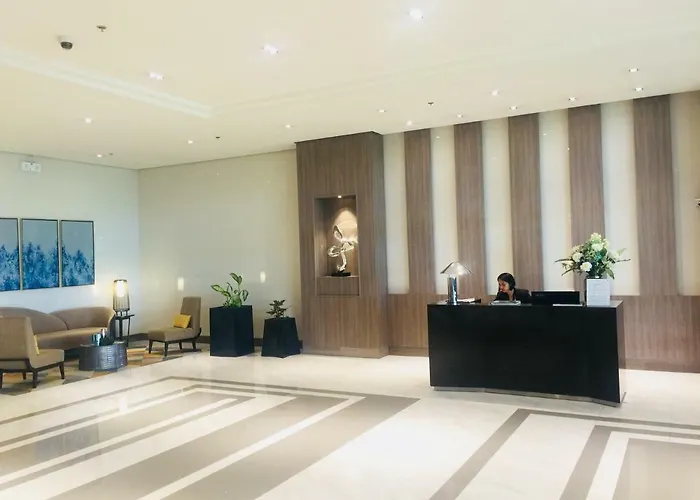 Hotel Az Condo-Hotel Across Airport Terminal-3 *