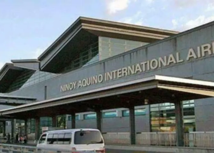 Az Condo-Hotel Across Airport Terminal-3 Hotel